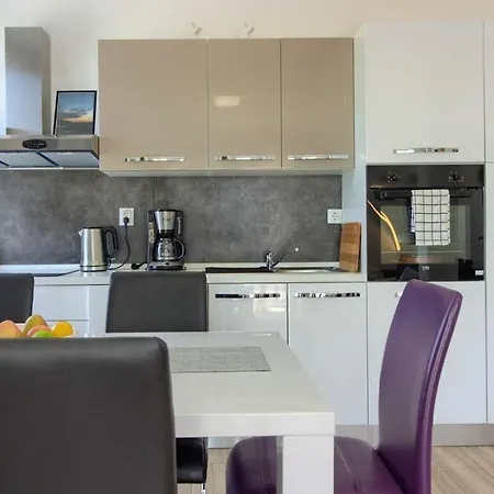 White Memory Comfortable Villa *