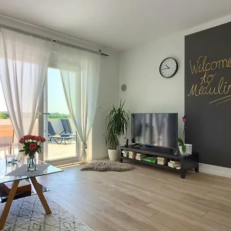White Memory Comfortable Villa Medulin